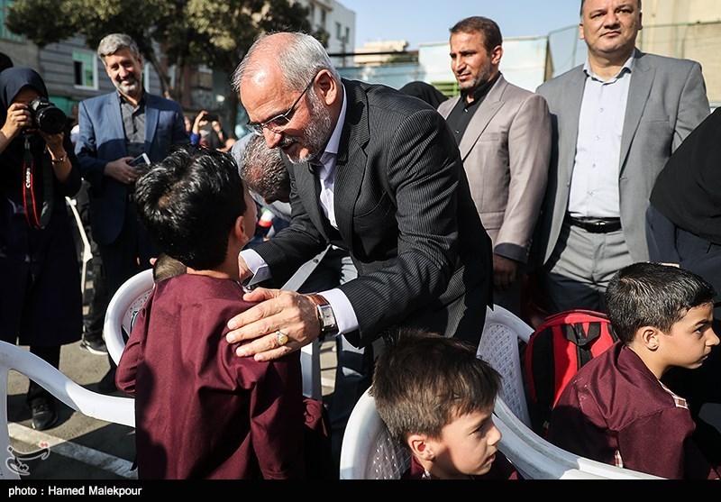 جشن شکوفه‌ها در دبستان تشیع نازی آباد