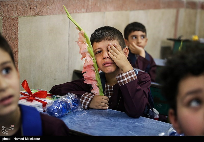 جشن شکوفه‌ها در دبستان تشیع نازی آباد