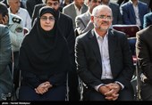 محسن حاجی میرزایی وزیر آموزش و پرورش و رضوان حکیم‌زاده معاون آموزشی وزارت آموزش و پرورش در جشن شکوفه‌ها - دبستان تشیع نازی‌آباد