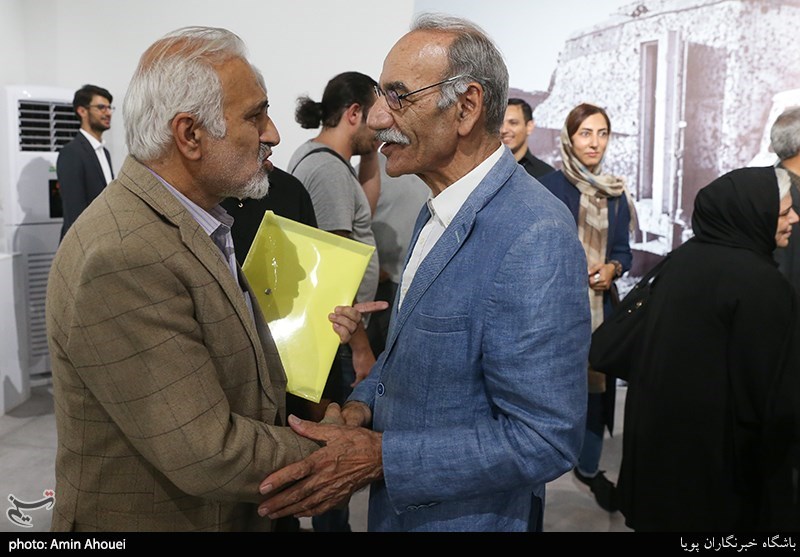 رونمایی از کتاب عکاسان جنگ-ساسان مویدی