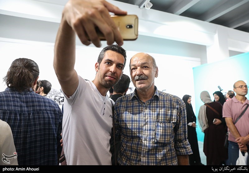 رونمایی از کتاب عکاسان جنگ-ساسان مویدی