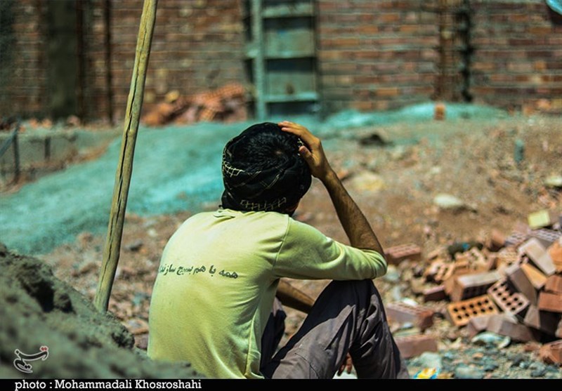عطش خدمت گروه‌های جهادی در گرمای طاقت‌فرسای جنوب کرمان + فیلم