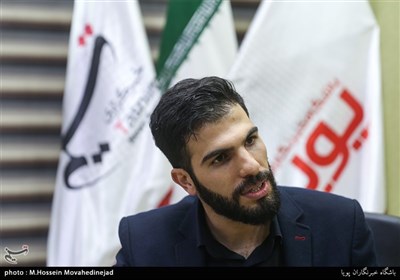 پرچمی: سردار سلیمانی حامی جبهه بین‌المللی شعرای مقاومت است/ جوشش شعر اهل‌بیت شب‌زنده‌داری می‌خواهد