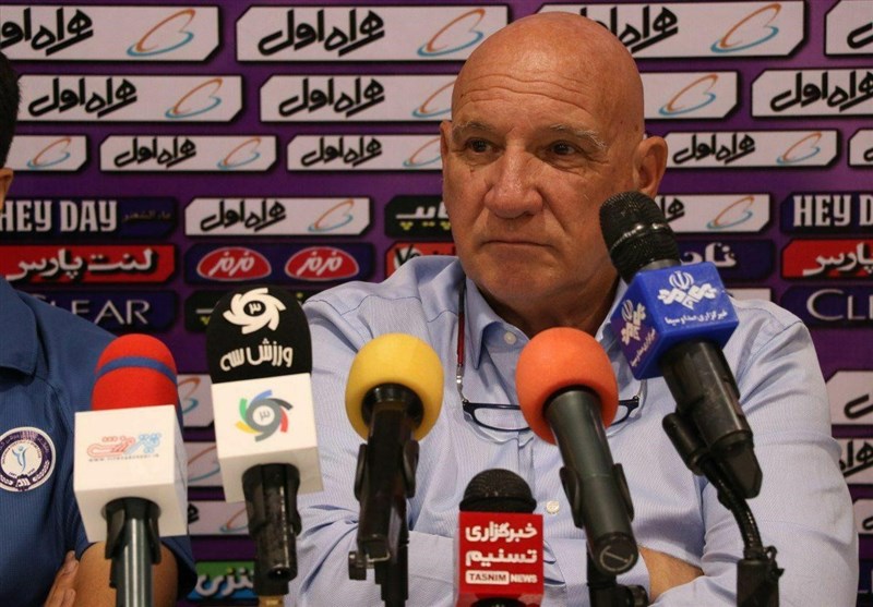 بگوویچ: کمیته انضباطی تنبیهاتی غیر از محرومیت تماشاگران در نظر بگیرد/ برای استقلال سورپرایز خواهیم داشت