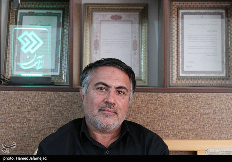 امیر خورشیدی فر تهیه کننده و کارگردان برنامه مستند تلویزیونی" از آسمان"