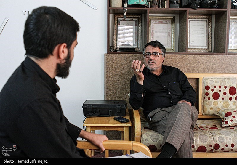 گفت و گو با امیر خورشیدی فر تهیه کننده و کارگردان برنامه مستند تلویزیونی" از آسمان"