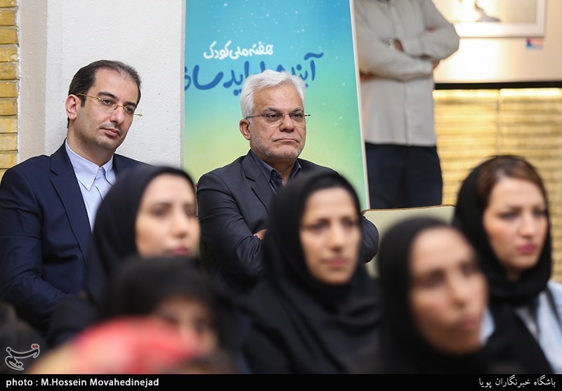 رونمایی از نقاشی (رستاخیز زیبایی)