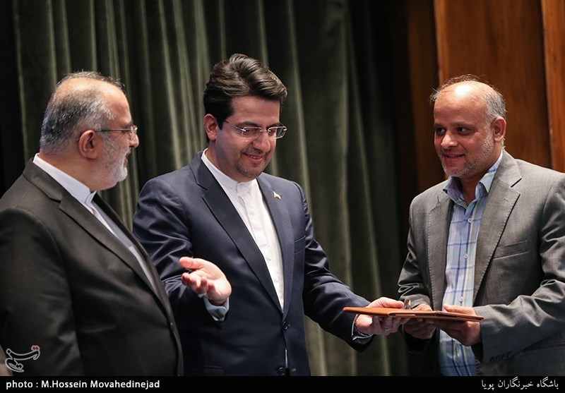 دومین گرامیداشت طلایه‌داران مقابله با جنگ نرم