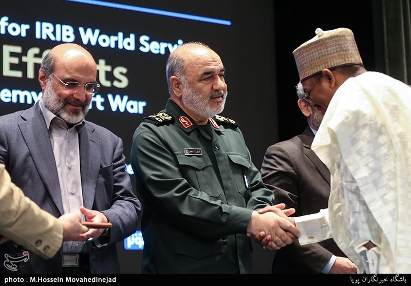 دومین گرامیداشت طلایه‌داران مقابله با جنگ نرم