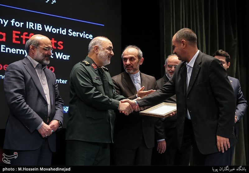 دومین گرامیداشت طلایه‌داران مقابله با جنگ نرم