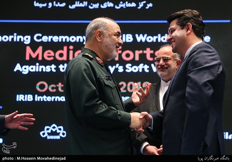 دومین گرامیداشت طلایه‌داران مقابله با جنگ نرم