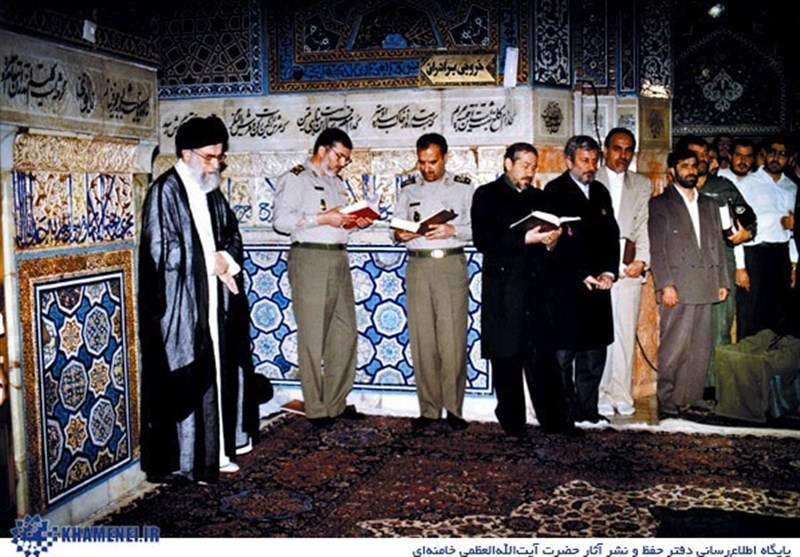 رهبر انقلاب در حرم امام رضا (ع)