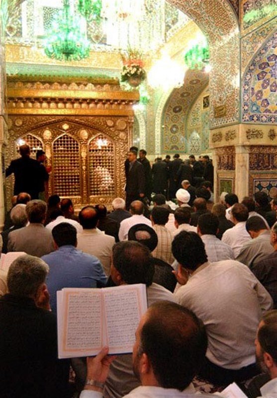 رهبر انقلاب در حرم امام رضا (ع)