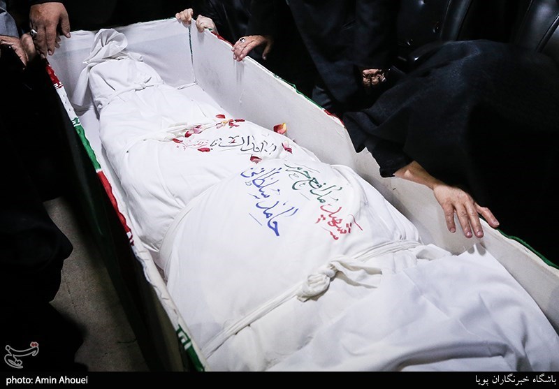 وداع با پیکر شهید مدافع حرم حامد سلطانی