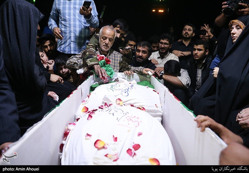 وداع با پیکر شهید مدافع حرم حامد سلطانی