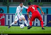دیدار تیمهای فوتبال  ذوب آهن و شاهین بوشهر