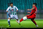 دیدار تیمهای فوتبال  ذوب آهن و شاهین بوشهر