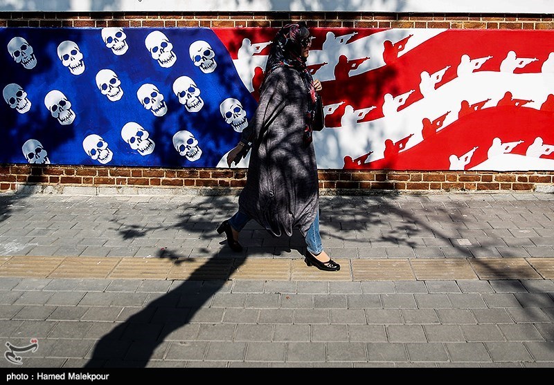 گرافیک , هنرهای تجسمی , لانه جاسوسی ,