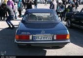 گردهمایی خودروهای کلاسیک در پیست اتومبیل رانی مجموعه ورزشی ثامن الائمه مشهد
