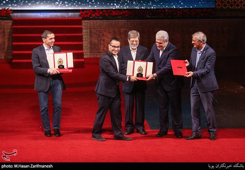 آئین اعطای جایزه مصطفی