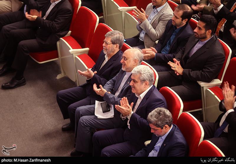 آئین اعطای جایزه مصطفی