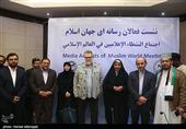 عکس یادگاری  در حاشیه نشست فعالان رسانه‌ای جهان اسلام