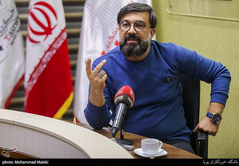 گفتگو با محمدحسین ملایی مجری تلویزیون