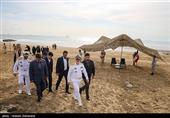 فرمانده نیروی دریایی از عملیات تاخت آب خاکی و تصرف ساحل توسط تکاوران نیروی دریایی ارتش  در بندرعباس بازدید کرد. 