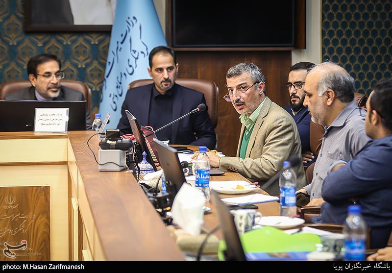 سخنرانی حمید هاشمی عضو هیت علمی جهاد دانشگاهی در نشست علمی-تخصصی با موضوع نقش بسیج در توسعه گردشگری و صنایع دستی