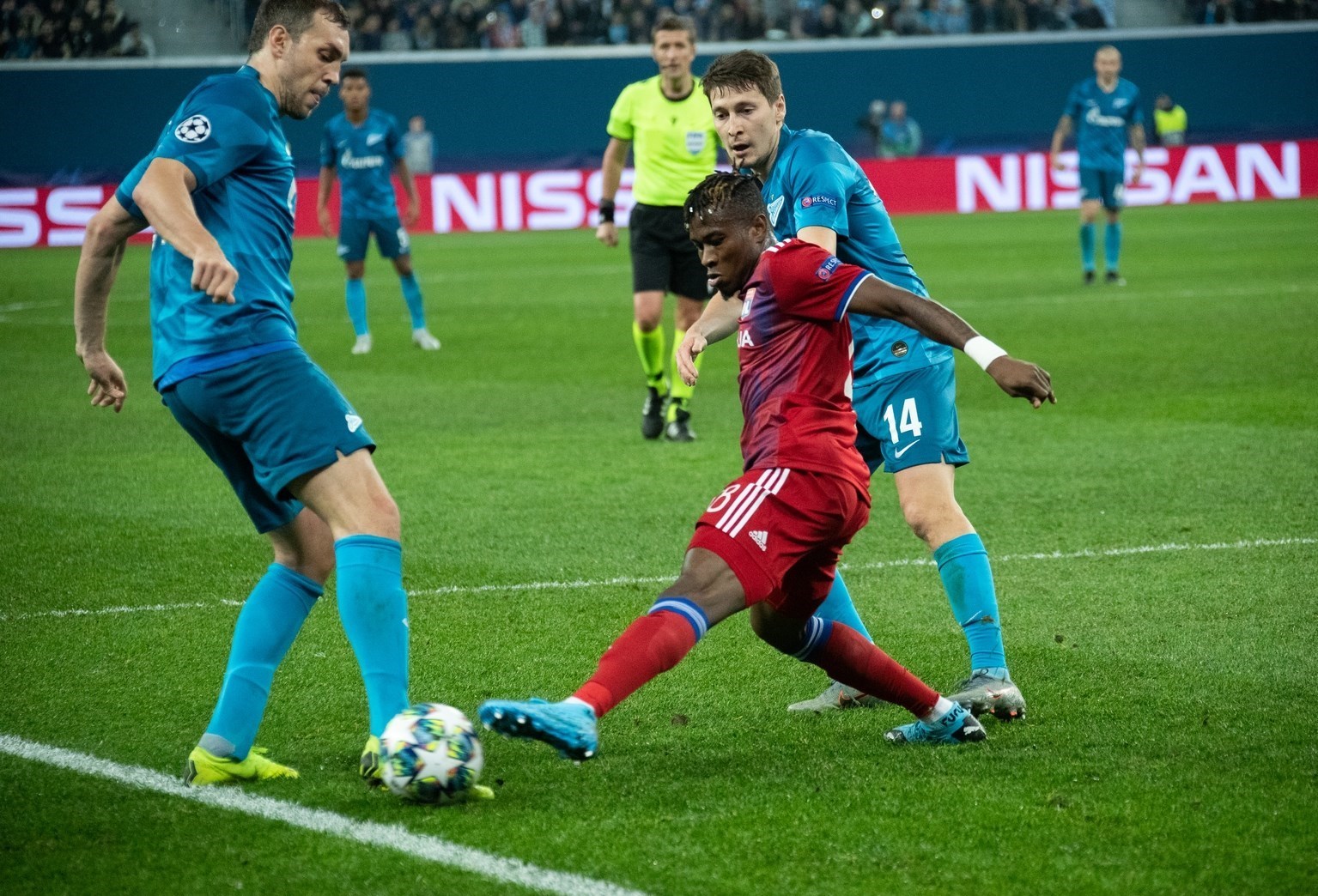 سردار آزمون , تیم فوتبال لیون فرانسه , لیگ قهرمانان اروپا , 