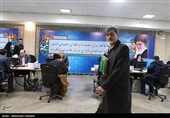 حضور مهدی کوچک‌زاده در وزارت کشور برای ثبت‌نام در یازدهمین دوره انتخابات مجلس شورای اسلامی