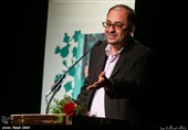 سخنرانی حسین قرایی در مراسم رونمایی از کتاب در جست وجوی مهتاب