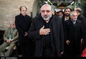 مصطفی خرسندی مدیرعامل خانه مداحان در مراسم ختم مرحوم سیدقاسم موسوی قهار