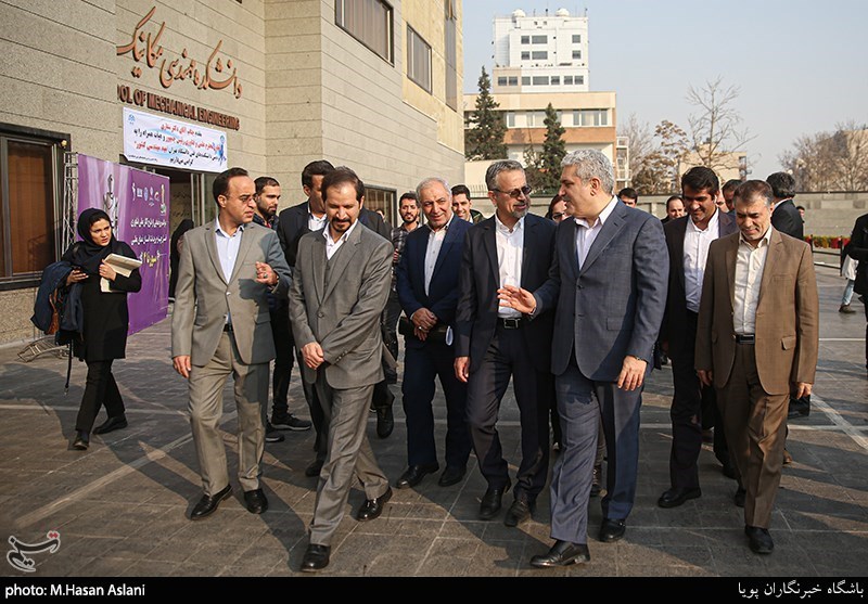 رونمایی ربات سورنا 4