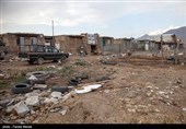 بسیاری از این منازل فاقد اصول فنی، مهندسی عمرانی هستند که با کوچکترین زلزله و سیل تخریب می شوند.