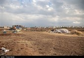 بسیاری از این منازل فاقد اصول فنی، مهندسی عمرانی هستند که با کوچکترین زلزله و سیل تخریب می شوند.
