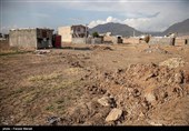 بسیاری از این منازل فاقد اصول فنی، مهندسی عمرانی هستند که با کوچکترین زلزله و سیل تخریب می شوند.