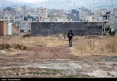 بسیاری از این منازل فاقد اصول فنی، مهندسی عمرانی هستند که با کوچکترین زلزله و سیل تخریب می شوند.