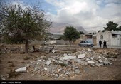 بسیاری از این منازل فاقد اصول فنی، مهندسی عمرانی هستند که با کوچکترین زلزله و سیل تخریب می شوند.