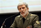 قائد الجیش الایرانی: سنقف باقتدار فی وجه الأعداء