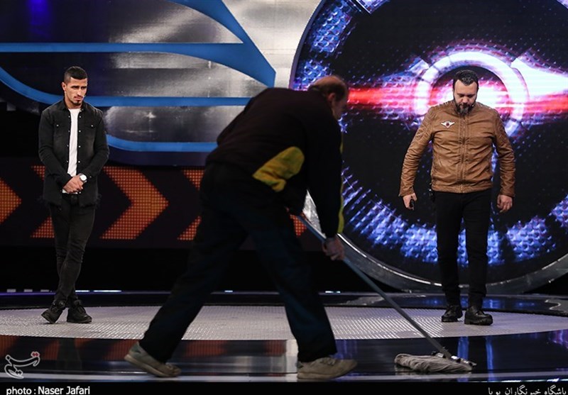 تلویزیون , صدا و سیمای جمهوری اسلامی ایران , شبکه نسیم , بازیگران سینما و تلویزیون ایران , مجریان تلویزیون ایران , 