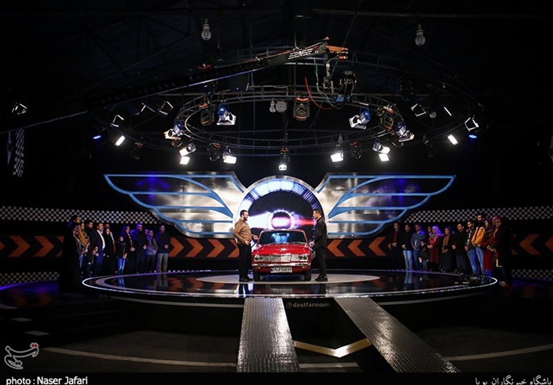 تلویزیون , صدا و سیمای جمهوری اسلامی ایران , بازیگران سینما و تلویزیون ایران , شبکه پنج | شبکه پنج سیمای جمهوری اسلامی ایران , شبکه سه سیما , شبکه های سیمای جمهوری اسلامی ایران , شبکه نسیم , کارگردانان سینما و تلویزیون ایران , مجریان تلویزیون ایران , 