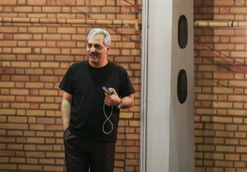 تلویزیون , صدا و سیمای جمهوری اسلامی ایران , شبکه نسیم , برنامه تلویزیونی دورهمی , برنامه تلویزیونی خندوانه , بازیگران سینما و تلویزیون ایران , شبکه نمایش خانگی ,