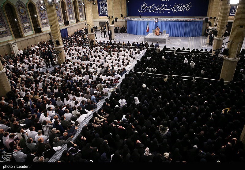 دیدار هزاران نفر از پرستاران با رهبر معظم انقلاب اسلامی
