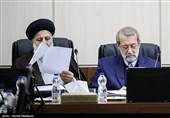 علی لاریجانی رئیس مجلس شورای اسلامی و حجت‌الاسلام سیدابراهیم رئیسی رئیس قوه قضاییه در جلسه مجمع تشخیص مصلحت نظام