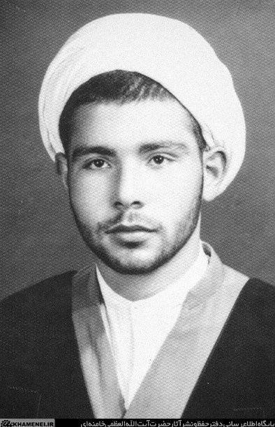 محمود احمدی‌نژاد , سردار قاسم سلیمانی , امام خمینی(ره) , سازمان مجاهدین (منافقین) , رادیو , تلویزیون , مرکز اسناد انقلاب , حاج آقا مجتبی تهرانی , 