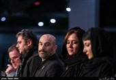محسن تنابنده بازیگر در نشست خبری فیلم  سه کام حبس 