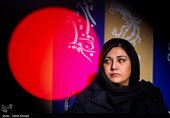 باران کوثری بازیگر در نشست خبری فیلم عامه پسند