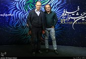 سیدجمال ساداتیان تهیه کننده و کیوان علیمحمدی کارگردان در دومین روز سی‌وهشتمین جشنواره فیلم فجر در پردیس سینمایی چارسو 