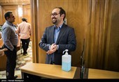 استفاده از مواد ضد عفونی در جلسه علنی امروز شورای شهر تهران به دلیل پیشگیری از ابتلا به ویروس کرونا